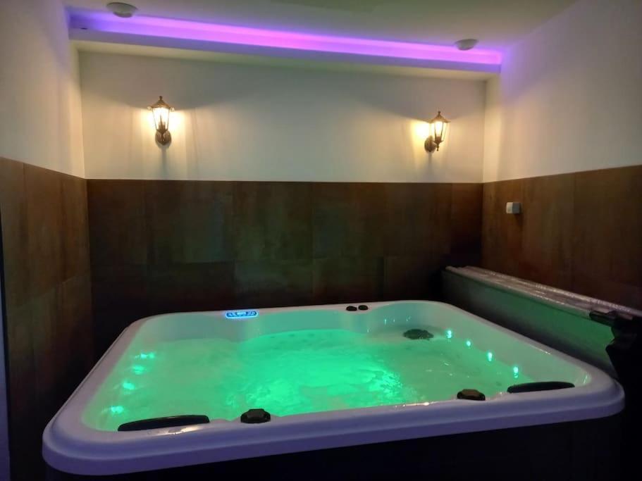 #Fer Rever 63# Spa # Thiers Esterno foto